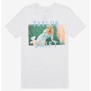 Taylor Swift Grassy Photo T-Shirt